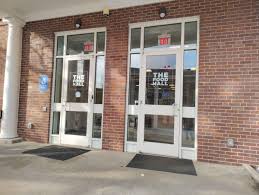 Biles speaks at SGA senate meeting