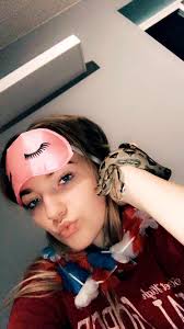 Does jumping spider mark look like a heart?