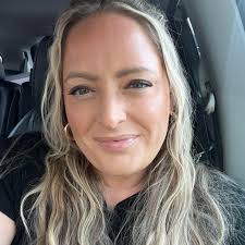 Is stem split in zinnias common?