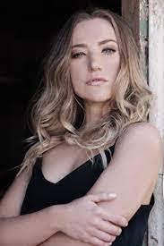 Candice Weber's Instagram, Twitter & Facebook