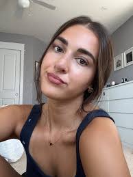 Female seeking roommates in San Diego areas