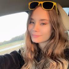 What boots and accessories match this unique item?