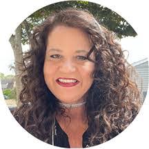 Gina Tedesco's Instagram, Twitter & Facebook