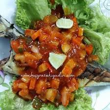 Menu resepi ikan siakap 3 rasa memang menjadi pilihan para pengunjung restoran masakan panas terutamanya. Resepi Ikan Tiga Rasa Mudah