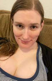 Kate Temkin on X: i'm usually way too self-conscious to post selfies  showing any significant amount of chest on Twitter, but currently I'm  irritated enough with the way busty women in STEM