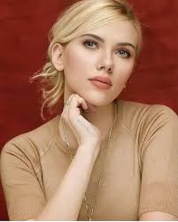 Scarlett Johansson ✓
