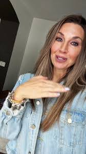 Ashley Dejong's Instagram, Twitter & Facebook