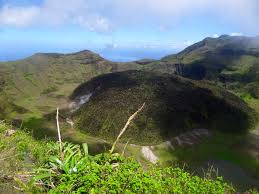 The la soufrière volcano on the caribbean island of st. Como Hacer El Trekking Del Volcan La Soufriere En Saint Vincent