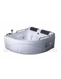 Le dimensioni vasca da bagno ad angolo più diffuse sono comprese tra 170x170 e. Vasca Da Bagno Angolare Misure 150x150 Con Cromoterapia E Radio E Nebulizzatore
