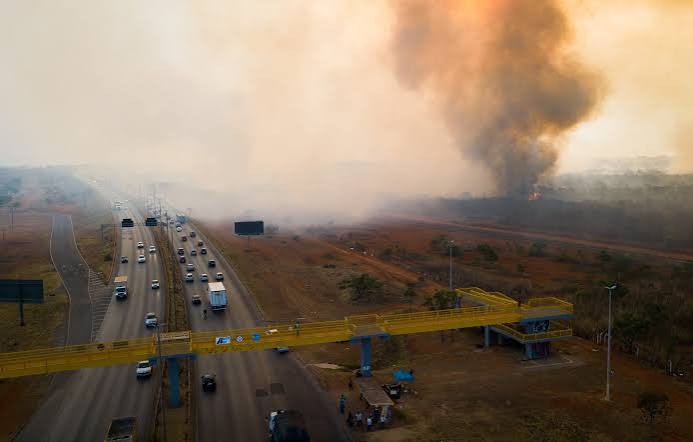 Sem chuva e com clima de deserto, Brasília não vive seca, diz governo;  entenda
