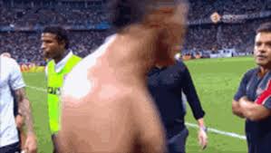 Service with a smile and a guest friendly attitude is a must. Cena De Pancadaria Atira Argel Para O Desemprego Videos Jornal Record