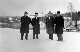 GRUPPE: 4 MENN, TAKSTKOMISJON FØR UTBYGGINGEN AV VIKSDAMMEN, NR. 2 HANS  SØRHOLTE, TANGEN,