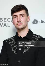 16 Photos & High Res Pictures