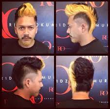 Kombinasi pin / logo tersebut ditambah dengan menunjukkan tato milik mereka, mereka bisa mendapatkan apa pun yang mereka inginkan. Foto Gaya Rambut Yakuza