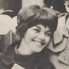 She finds success and loses her husband (I/IV)