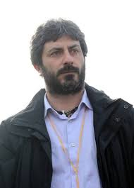 Roberto fico alla camera con l'autobus, da termini con il bus 85. Roberto Fico In Vacanza A Ibla Radio Rtm Modica