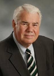 Laurie Houser's Instagram, Twitter & Facebook