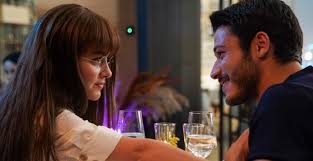 The romantic moments they experienced in the first promotion, where the attraction between cem and leyla gradually increased, draws attention. And The Release Date Of The Cam Tavanlar Series Has Been Announced