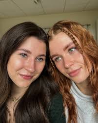 Brow + Lash days with your bestie >>>> 👩🏻👩🏻‍🦰 My favorite thing about  these services is they are c o m p l e t e l y customizable. No matter your