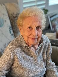 Maxine Bates Obituary