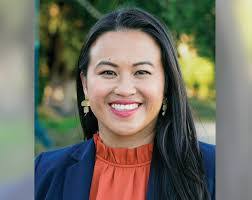 Tanya Dennis's Instagram, Twitter & Facebook