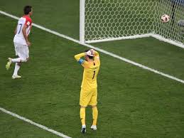 Hugo lloris made his 100th appearance for france in their world cup clash against peru on thursday. Pundit Rio Ferdinand Shocked By Tottenham Star Hugo Lloris World Cup Final Mistake 90min