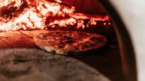 Using nothing more than common, inexpensive building materials like concrete block, fire brick and mortar, this wood fired pizza oven could turn out crispy, gorgeous pizza pies in about 4 to 5 minutes. How To Light A Wood Fired Pizza Oven Direct Stoves