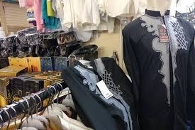 Seratusan nama tanaman lengkap dengan nama latinnya saya susun sebagai daftar. Busana Lebaran Baju Koko Black Panther Paling Diburu Lifestyle Bisnis Com