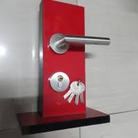 Kesan modern, minimalis dan luwes yang dimiliki handle pintu yale selalu sukses memikat sebagian orang. Jual Handle Pintu Rumah Minimalis Murah Harga Terbaru 2021