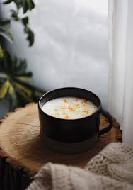 Chocolat Chaud Blanc Au Gingembre A La Clementine Trois Fois Par Jour Food Hot Chocolate Drinks Chocolate Drinks