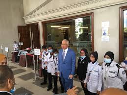Saham kpei mayoritas dimilik oleh bei dan sisanya hanya dapat dimiliki oleh perusahaan efek, biro administrasi efek dan bank kustodian. Najib Celebrates 67th Birthday At Kl High Court The Edge Markets