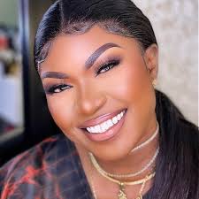 Pictures from one of Liberia's best makeup artists @labelle__glam the girl  deserves an art gallery to display her work in 🔥🔥👏🏾🇱🇷