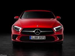 La Mercedes Cls 450 2018 Est Une Berline Luxueuse Et Decontracte Voitures De Luxe Mercedes Voiture
