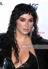 Kesha Red Carpet Look — 2020 Musicares Person Of The Year Honoring  Aerosmith : r/KESHA
