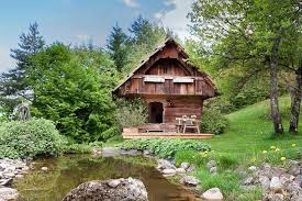 Romantische Hutte Hutten Zur Miete In Trieblach Karnten Osterreich In 2020 Hutte Mieten Hutten Mieten Osterreich Hutte Mieten Allgau