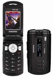 Samsung S Newest Cdma Transmission Phone The Samsung Sch A930 Was On Display At The Consumer Electronics Show Ces Prepaid Phones Verizon Phones Flip Phones