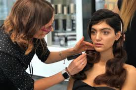 Diese haarfarbe passt zu ihnen! Haarfarben Trends 2019 2020 Friseur Berlin