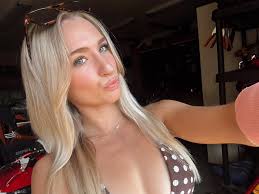 Hi there This has been one of the longest months.. full of good and bad. If  you're seeing this it's a reminder to be kind because everyone is going  through something. #selfie #