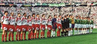 1994 november 3 werder bremen germany 3 feyen. Gansehaut Von Der Kurve Voll Mit Rot Weissen