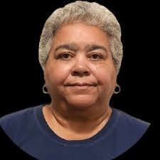 Elizabeth Nasser's Instagram, Twitter & Facebook