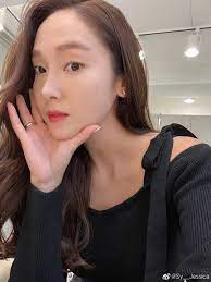 Ri ✨ on X: 220201 Jessica Jung updated Weibo: Sy__Jessica: Selfie for my  maomaos🖤✨ t.co mMMRAdPpqM   X