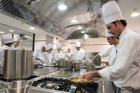 Conoce aquí nuestra amplia oferta de cursos y postgrados relacionados con la cocina y gastronomía. Escuela Hofmann Escuela
