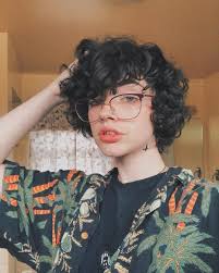 I cut my long tomboy hair into short androgynous. ðš›ðšŠðš'ðš—ðš‹ðš˜ðš  ðš›ðš˜ðš˜ðš– On Instagram Hey It S Richie Fake Tattoo Curly Hair Styles Short Hair Styles Curly Hair Styles Naturally