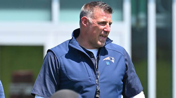 Watch: Mike Vrabel speaks with media on first day of training camp