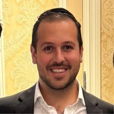 I'm pleased to announce that Isabel Nakash (Izzy) has joined forces with  CBRE's Industrial & Logistics team of Devin White, David Albert, Mateo  Coman, and Sara Mandich in Miami as an Associate. |