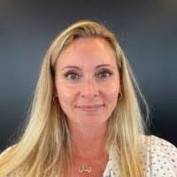 Leslie Beecher's Instagram, Twitter & Facebook