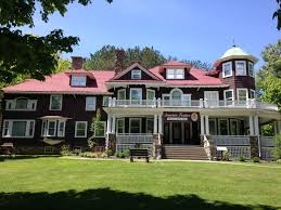 Musee Beaulne Dans La Maison D Ete D Arthur Osmond Norton Batie En 1912 A Coaticook House Styles Mansions House