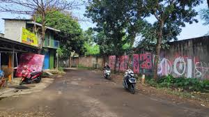 Gunung putri , bogor regency , batı java , endonezya'da bir bölgedir ( endonezce : Foto Foto Lokasi Caddy Golf Cantik Disiram Cairan Berbau Di Gunung Putri Suara Jabar
