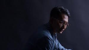 Website yang berisi kumpulan chord (akord) / kunci gitar mudah dan dasar beserta lirik lagu indonesia maupun mancanegara. Lirik Dan Chord Lagu Terakhir Sufian Suhaimi Melepaskanmu Bukan Mudah Bagiku Tribun Manado