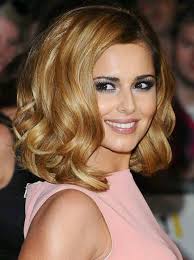 How to curl short/medium hair with a straigthener. Pin By Emma On Lookers How To Curl Short Hair Short Hair Styles Big Curls Short Hair